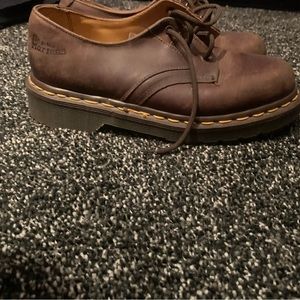 Size 4 in women brown doc marten shoes